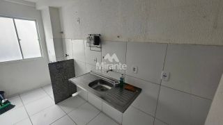 Apartamento Para Alugar com 2 quartos no bairro Tomba em Feira De Santana