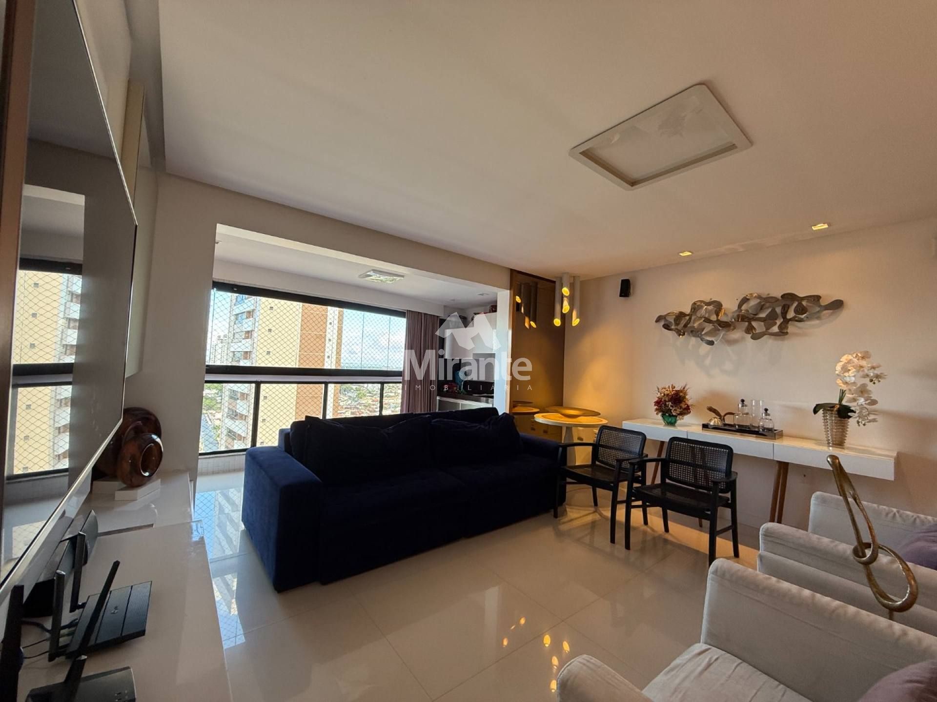 Apartamento Para Vender com 3 quartos sendo 1 suítes no bairro Santa Mônica em Feira De Santana