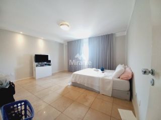 Casa de Condomínio Para Vender com 4 quartos 2 suítes no bairro Santa Mônica em Feira De Santana