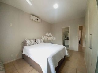 Casa de Condomínio Para Vender com 4 quartos 2 suítes no bairro Santa Mônica em Feira De Santana