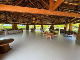 Casa de Condomínio Para Vender com 5 quartos sendo 5 suítes, Praia do Forte em Mata De São João