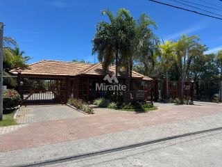 Casa de Condomínio Para Vender com 5 quartos sendo 5 suítes, Praia do Forte em Mata De São João