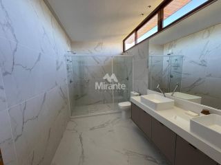 Casa de Condomínio Para Vender com 5 quartos sendo 5 suítes, Praia do Forte em Mata De São João