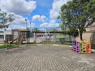 Casa de Condomínio Mobiliada Para Vender com 3 quartos sendo 1 suíte no bairro Registro em Feira De Santana