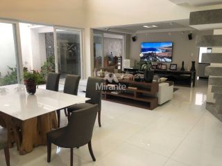 Casa de Condomínio Para Alugar com 3 quartos sendo 3 suítes no bairro Santa Mônica em Feira De Santana