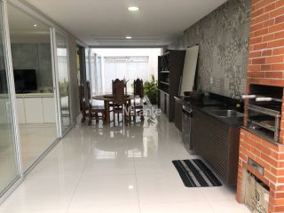 Casa de Condomínio Para Alugar com 3 quartos sendo 3 suítes no bairro Santa Mônica em Feira De Santana