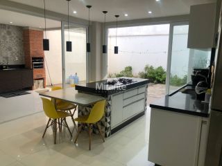 Casa de Condomínio Para Alugar com 3 quartos sendo 3 suítes no bairro Santa Mônica em Feira De Santana