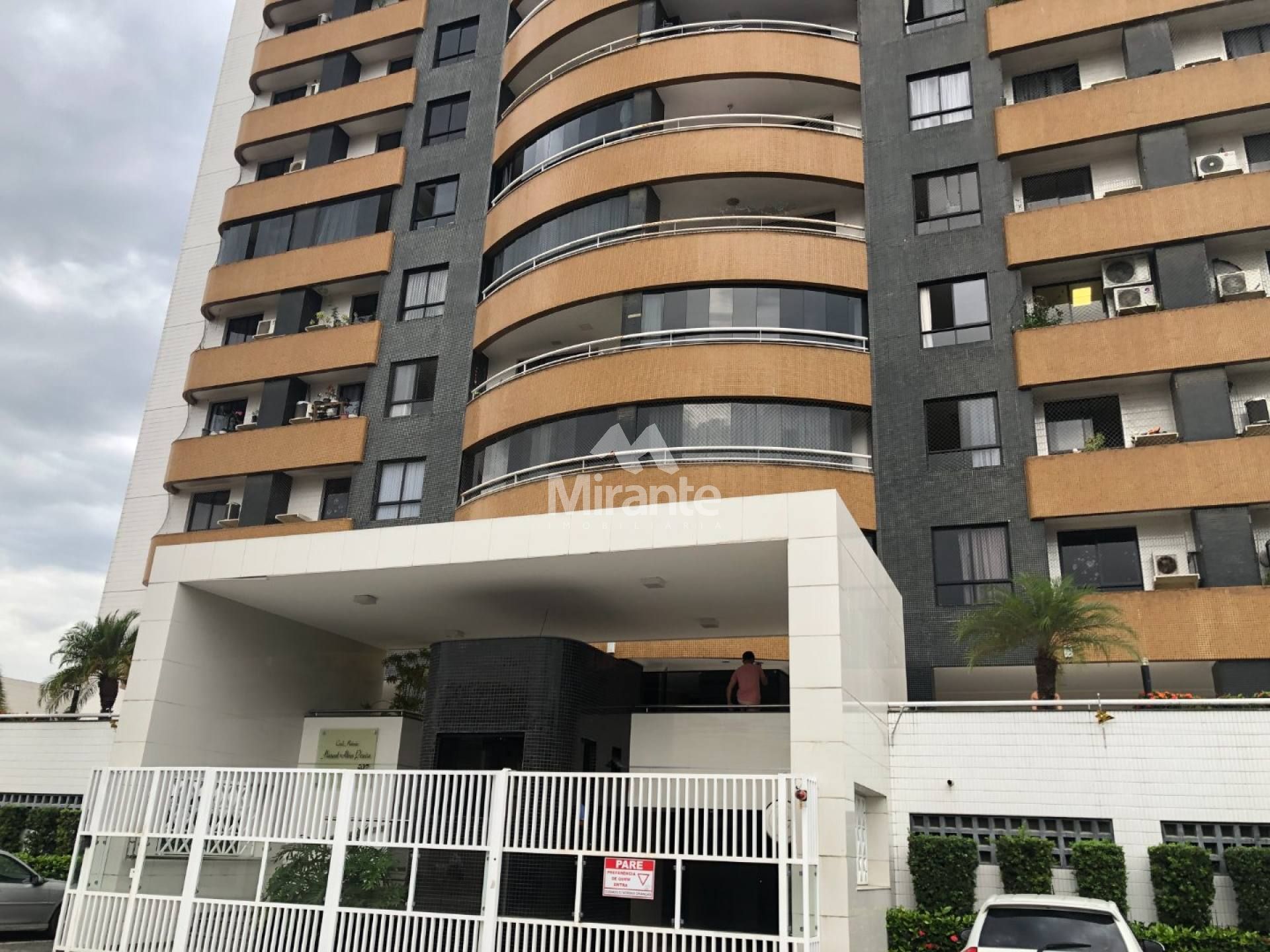 Apartamento Para Vender com 3 quartos sendo 3 suítes no bairro Capuchinhos em Feira De Santana