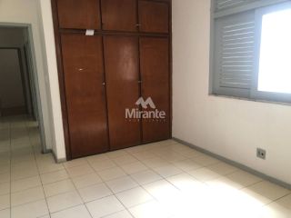 Casa Para Vender com 7 quartos 1 suíte no bairro Centro em Feira De Santana