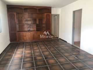 Casa Para Vender com 7 quartos 1 suíte no bairro Centro em Feira De Santana