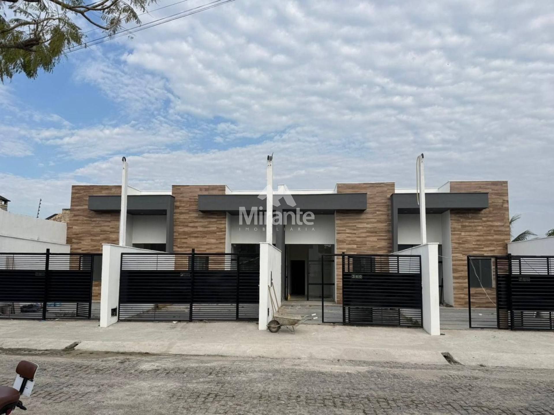 Casa Para Vender com 3 quartos sendo 1 suíte no bairro Cidade Nova em Feira De Santana