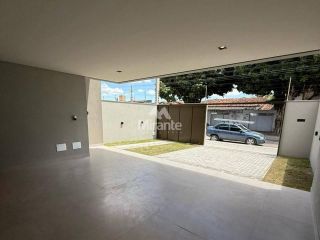 Casa Para Vender com 4 quartos 3 suítes no bairro Sim em Feira De Santana