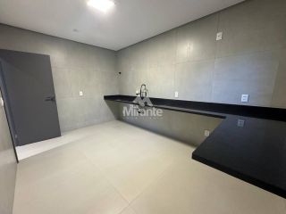 Casa de Condomínio Para Vender com 3 quartos sendo 3 suítes no bairro Sim em Feira De Santana