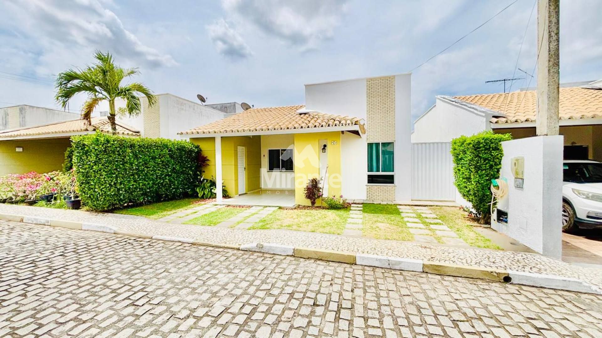 Casa de Condomínio Para Alugar com 3 quartos sendo 1 suíte no bairro Sim em Feira De Santana