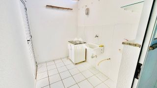 Casa de Condomínio Para Alugar com 3 quartos sendo 1 suíte no bairro Sim em Feira De Santana