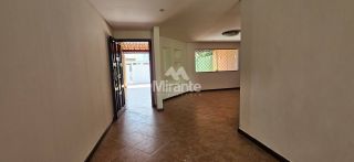 Casa Para Alugar com 3 quartos sendo 3 suítes no bairro Parque Getúlio Vargas em Feira De Santana