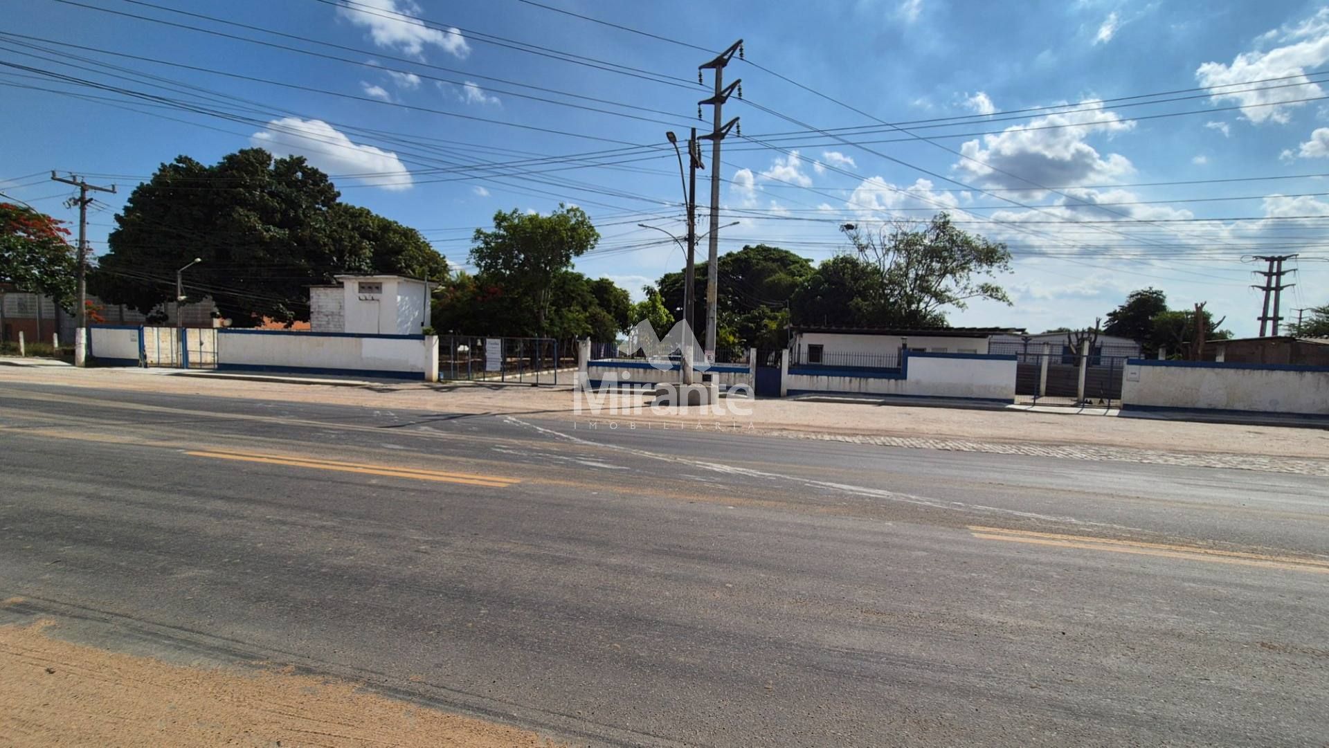 Galpão comercial para locação no CIS Tomba, Feira de Santana – BA