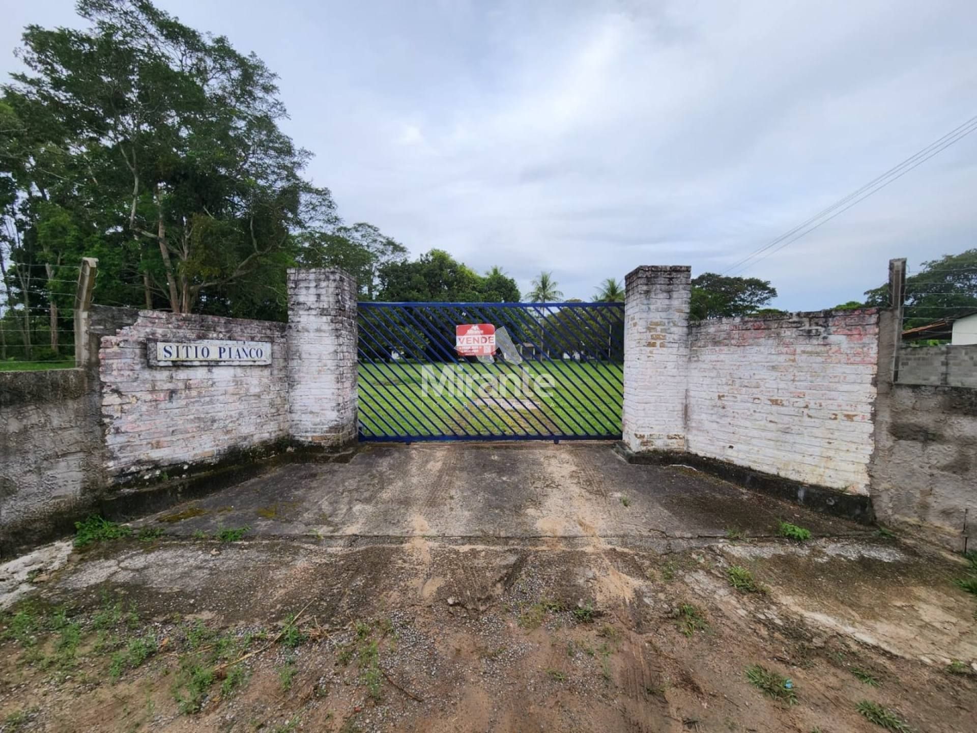 Sítio Para Vender com 4 quartos sendo 2 suítes no bairro Oliveira dos Campinhos em Santo Amaro
