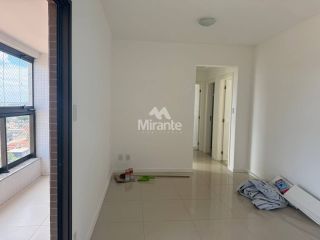 Apartamento Para Alugar com 3 quartos sendo 1 suíte no bairro Santa Mônica em Feira De Santana