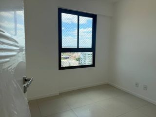 Apartamento Para Alugar com 3 quartos sendo 1 suíte no bairro Santa Mônica em Feira De Santana