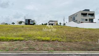 Lote / Terreno de Condomínio Para Vender no bairro Novo Horizonte em Feira De Santana