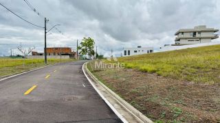 Lote / Terreno de Condomínio Para Vender no bairro Novo Horizonte em Feira De Santana