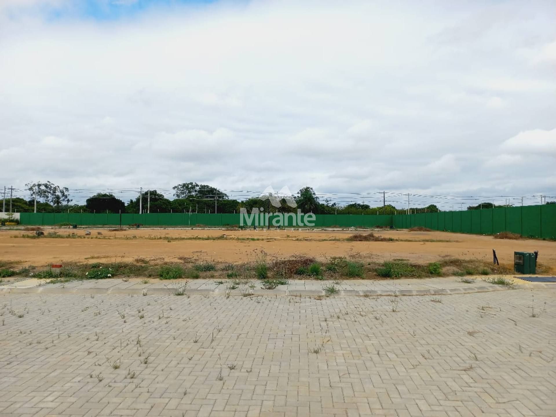 Lote / Terreno de Condomínio Para Vender no bairro Sim em Feira De Santana