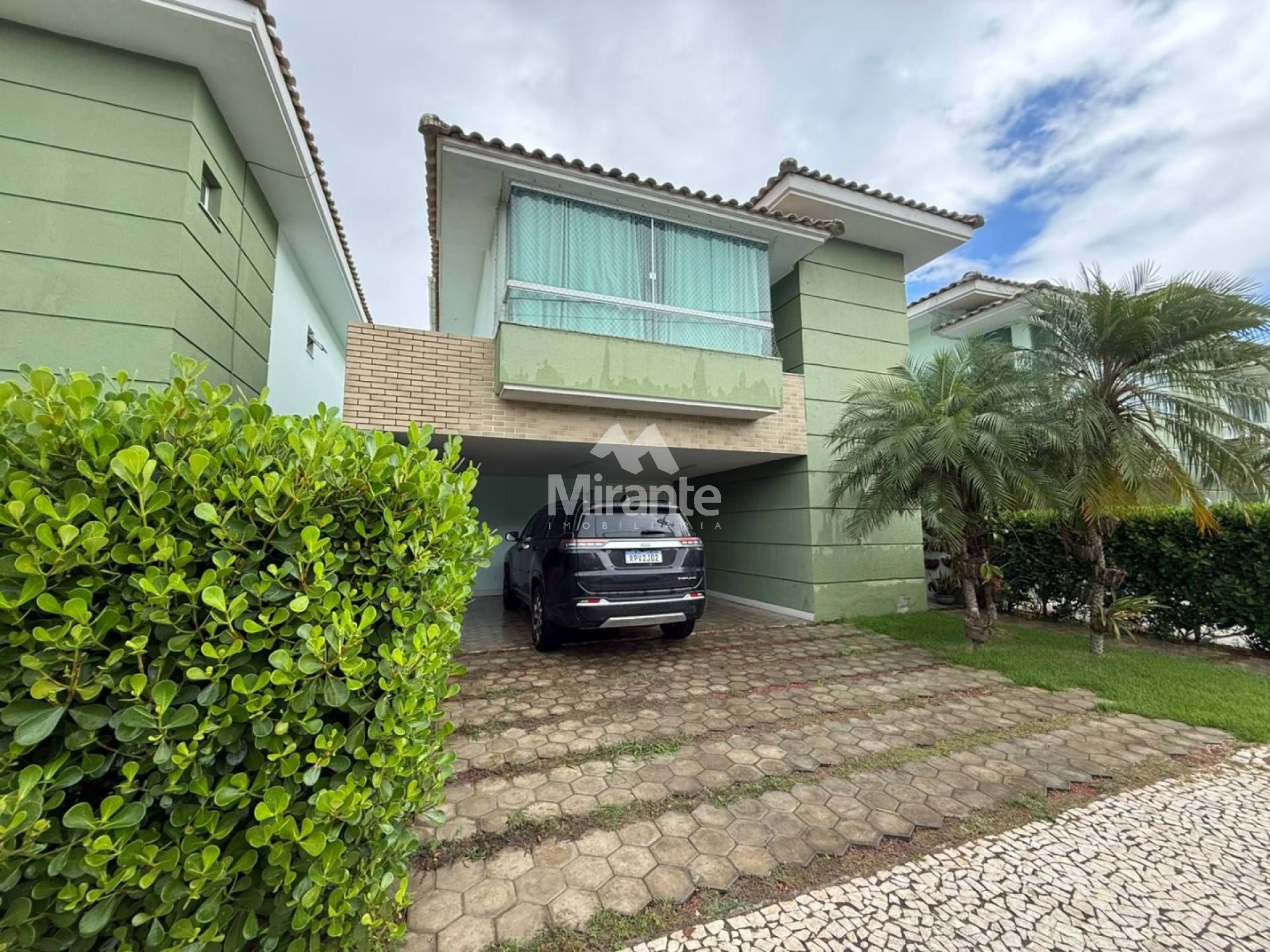 Casa de Condomínio Para Vender com 3 quartos sendo 3 suítes no bairro jomafa em Feira De Santana