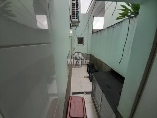 Casa de Condomínio Para Vender com 3 quartos sendo 3 suítes no bairro jomafa em Feira De Santana