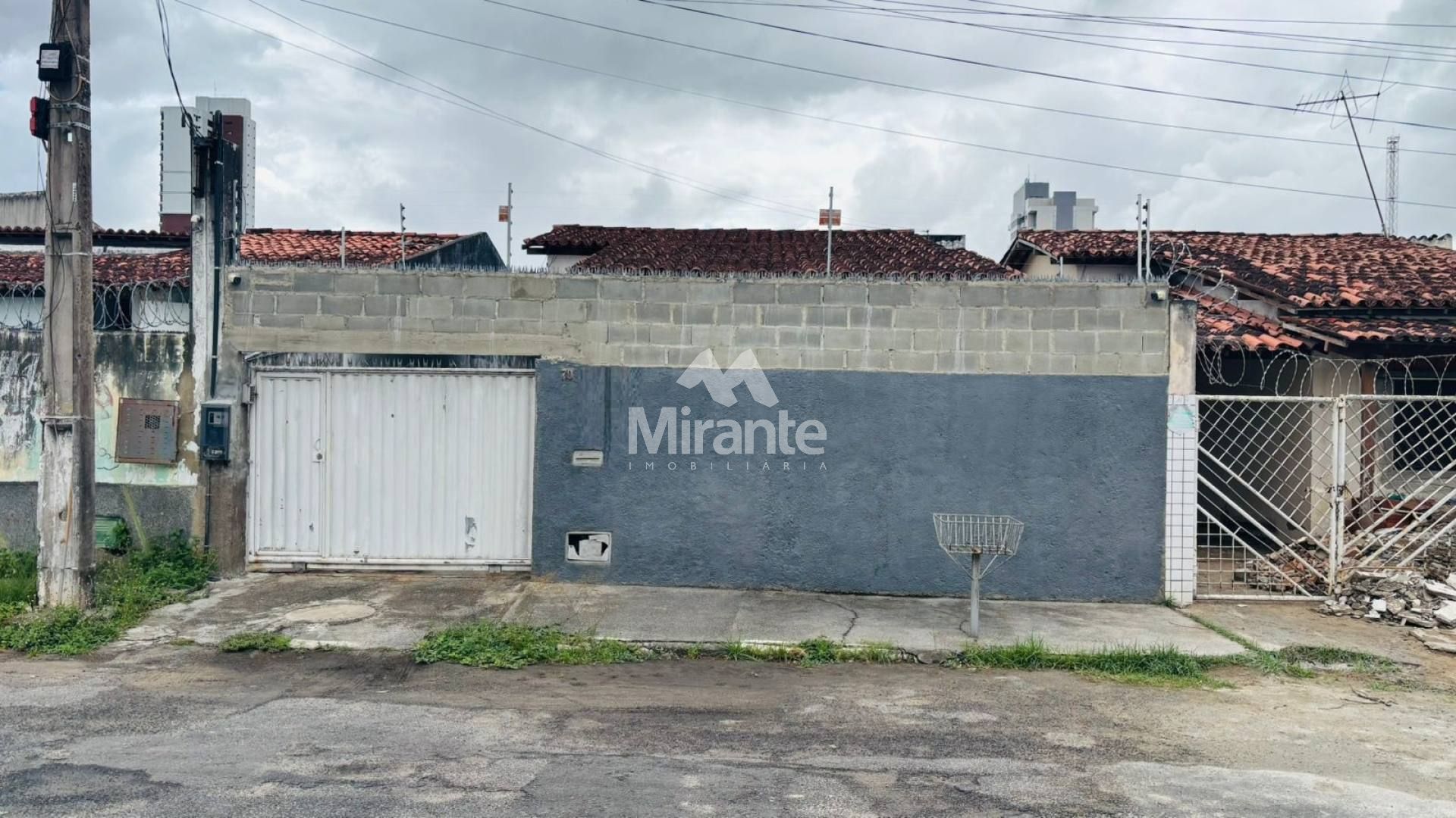Casa Para Vender com 3 quartos sendo 2 suítes no bairro Capuchinhos em Feira De Santana
