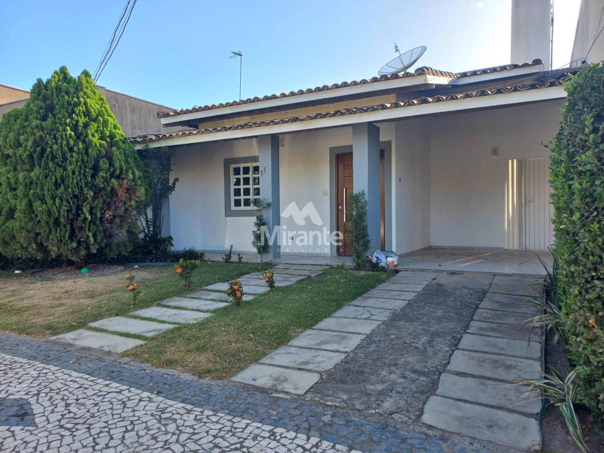 Casa de Condomínio Para Alugar com 3 quartos 1 suíte no bairro Lagoa Salgada em Feira De Santana