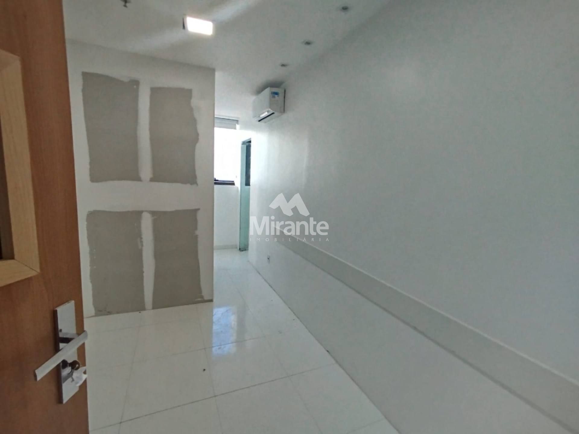 Sala Comercial Para Alugar no bairro Centro em Feira De Santana