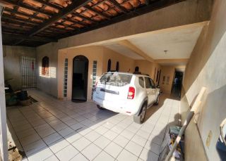 Casa Para Vender com 6 quartos sendo 2 suítes no bairro Parque Ipê em Feira De Santana