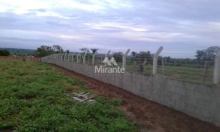 Chácara Para Vender com 3 quartos sendo 1 suítes, no Entroncamento de Tanquinho em Feira De Santana