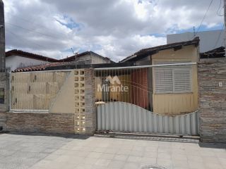 Casa Para Vender com 3 quartos no bairro Ponto Central em Feira De Santana