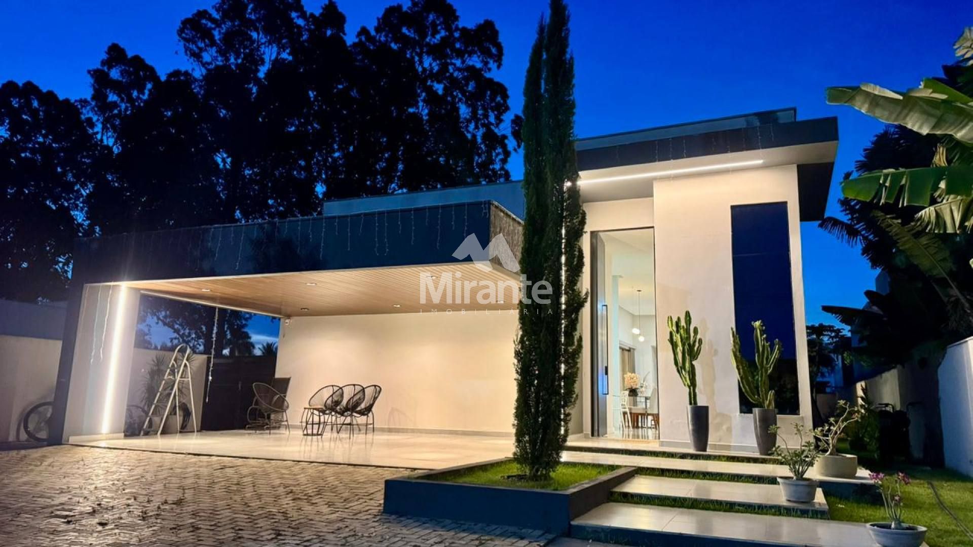 Casa de Condomínio Para Vender com 4 quartos sendo 3 suítes no bairro Centro em Conceição Do Jacuípe