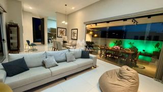 Casa de Condomínio Para Vender com 4 quartos sendo 3 suítes no bairro Centro em Conceição Do Jacuípe