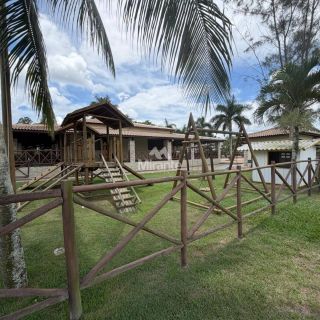 Casa de Condomínio Para Vender com 4 quartos sendo 3 suítes no bairro Centro em Conceição Do Jacuípe