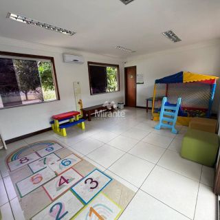 Casa de Condomínio Para Vender com 4 quartos sendo 3 suítes no bairro Centro em Conceição Do Jacuípe