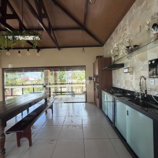 Casa de Condomínio Para Vender com 4 quartos sendo 3 suítes no bairro Centro em Conceição Do Jacuípe