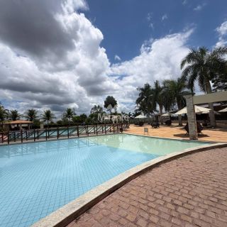 Casa de Condomínio Para Vender com 4 quartos sendo 3 suítes no bairro Centro em Conceição Do Jacuípe