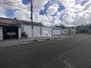 Casa Para Vender com 3 quartos sendo 1 suíte no bairro Brasília em Feira De Santana