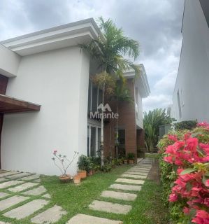 Casa de Condomínio Para Vender com 4 quartos sendo 4 suítes no bairro Sim em Feira De Santana