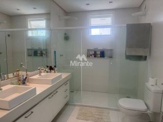 Casa de Condomínio Para Vender com 4 quartos sendo 4 suítes no bairro Sim em Feira De Santana