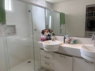 Casa de Condomínio Para Vender com 4 quartos sendo 4 suítes no bairro Sim em Feira De Santana