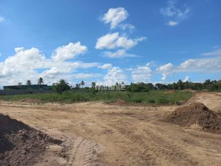 Lote / Terreno de Condomínio Para Vender no bairro Lagoa Salgada em Feira De Santana