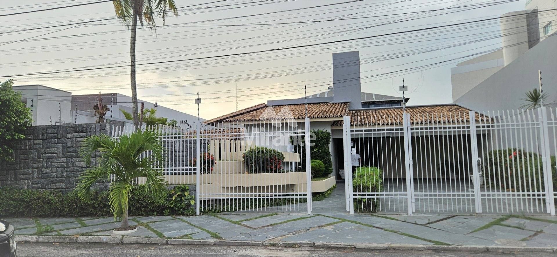 Casa Para Vender com 4 quartos sendo1 suíte no bairro Santa Mônica em Feira De Santana