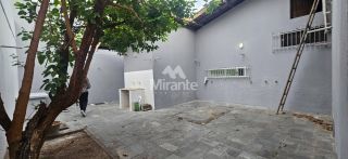 Casa Para Vender com 4 quartos sendo1 suíte no bairro Santa Mônica em Feira De Santana