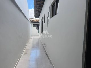 Casa de Condomínio Para Alugar com 3 quartos sendo 1 suítes no bairro Tomba em Feira De Santana