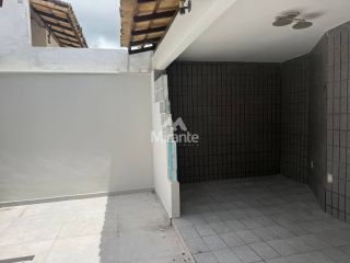 Casa de Condomínio Para Alugar com 3 quartos sendo 1 suítes no bairro Tomba em Feira De Santana